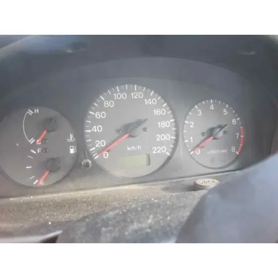 MAZDA 323 BERLINA F/S (BJ) '1998 1.9 F SPORTIVE VERDE