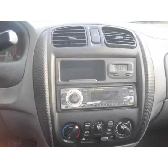 MAZDA 323 BERLINA F/S (BJ) '1998 1.9 F SPORTIVE VERDE