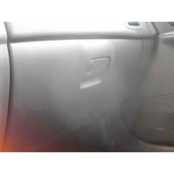 MAZDA 323 BERLINA F/S (BJ) '1998 1.9 F SPORTIVE VERDE