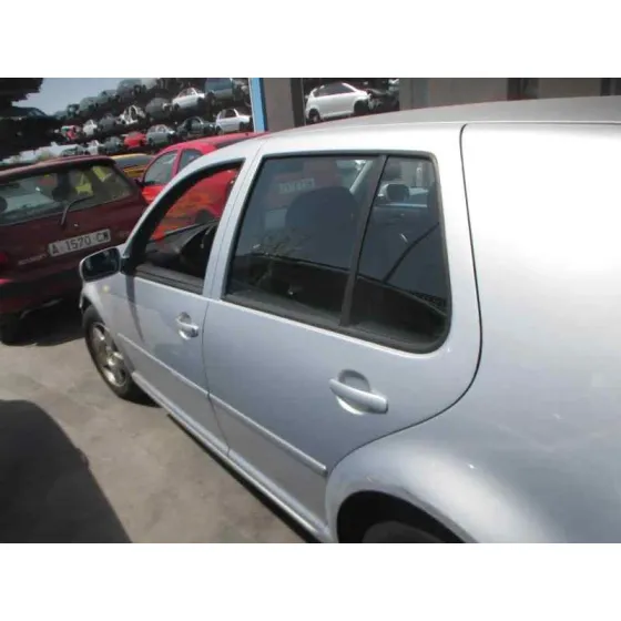 VOLKSWAGEN GOLF IV BERLINA (1J1) '1999 CONCEPTLINE GRIS