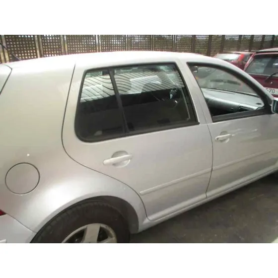 VOLKSWAGEN GOLF IV BERLINA (1J1) '1999 CONCEPTLINE GRIS