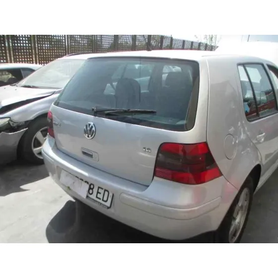 VOLKSWAGEN GOLF IV BERLINA (1J1) '1999 CONCEPTLINE GRIS