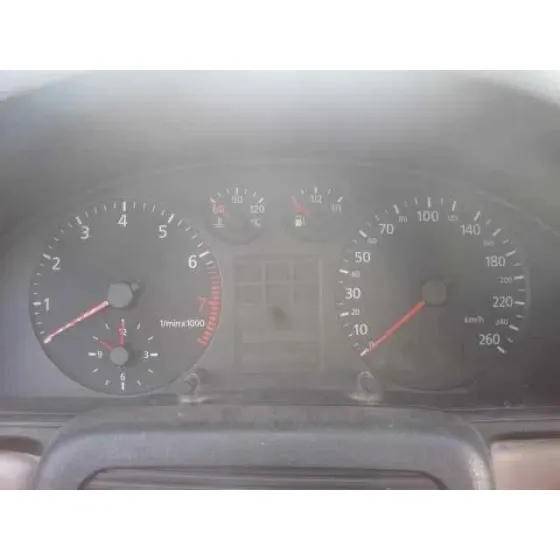 AUDI A4 BERLINA (B5) '1998 1.8 PLATA