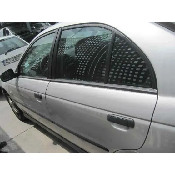 HONDA ACCORD BERLINA (CG7-9/CH1-7) '1999 1.8I ES (CG8) PLATA