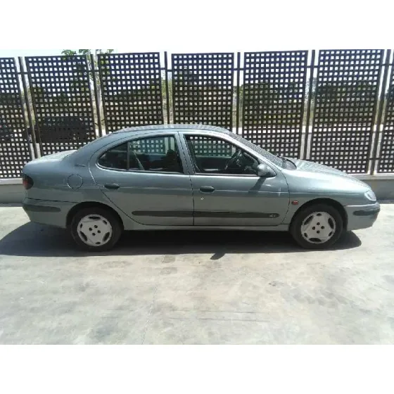 RENAULT MEGANE I CLASSIC (LA0) '1998 1.6E ALIZE AZUL