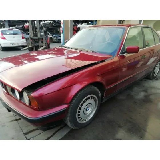 BMW SERIE 5 BERLINA (E34) '1992 520I (110KW) ROJO