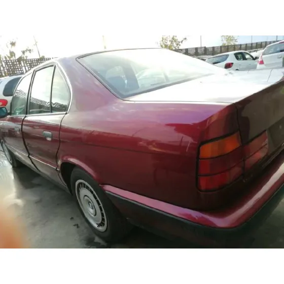 BMW SERIE 5 BERLINA (E34) '1992 520I (110KW) ROJO