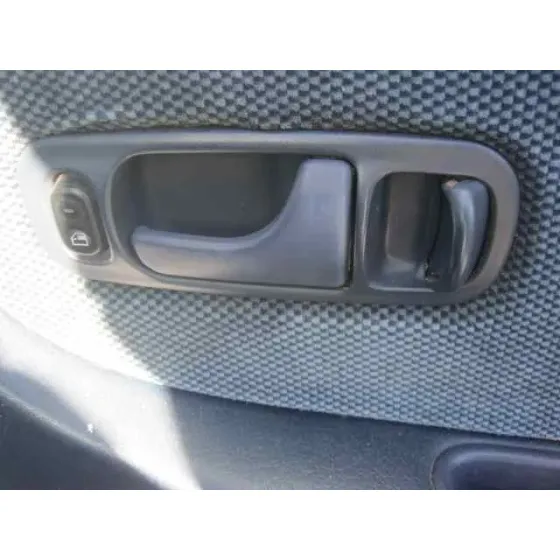 NISSAN PRIMERA BERL./FAMILIAR (P10/W10) '1991 SPRING BERLINA PLATA