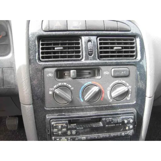 TOYOTA AVENSIS BERLINA (T 22) '1999 1.6 TEMPUS (4-PTAS.) VERDE