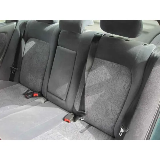 TOYOTA AVENSIS BERLINA (T 22) '1999 1.6 TEMPUS (4-PTAS.) VERDE