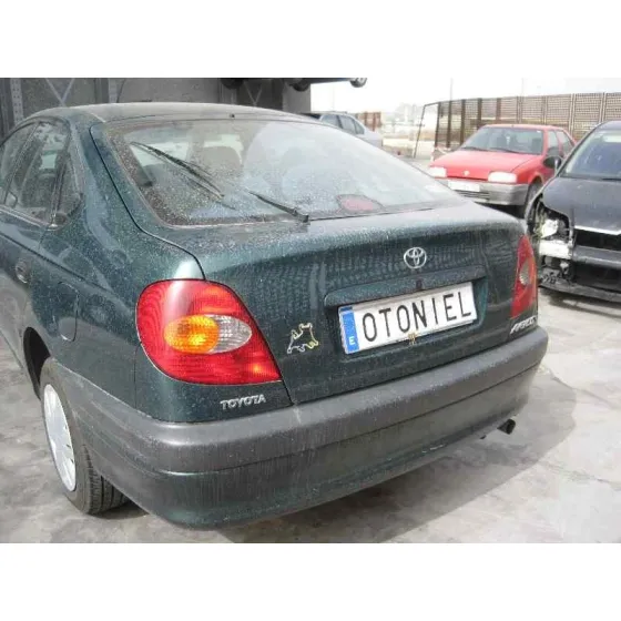 TOYOTA AVENSIS BERLINA (T 22) '1999 1.6 TEMPUS (4-PTAS.) VERDE
