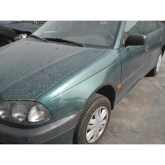 TOYOTA AVENSIS BERLINA (T 22) '1999 1.6 TEMPUS (4-PTAS.) VERDE