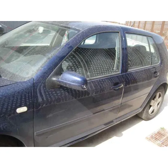 VOLKSWAGEN GOLF IV BERLINA (1J1) '2000 HIGHLINE AZUL