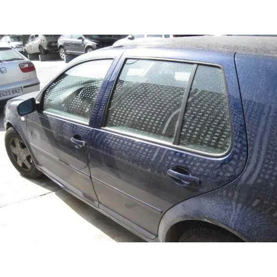 VOLKSWAGEN GOLF IV BERLINA (1J1) '2000 HIGHLINE AZUL