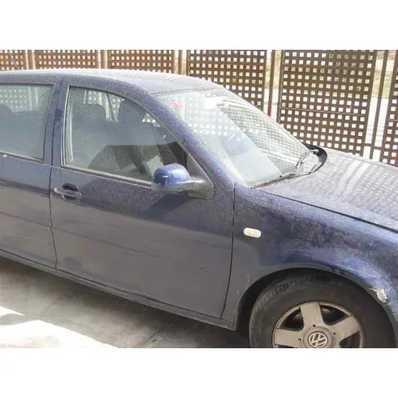 VOLKSWAGEN GOLF IV BERLINA (1J1) '2000 HIGHLINE AZUL