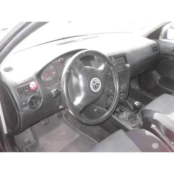 VOLKSWAGEN GOLF IV BERLINA (1J1) '2000 HIGHLINE AZUL