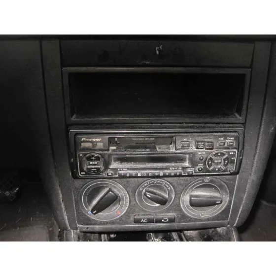 VOLKSWAGEN GOLF IV BERLINA (1J1) '2000 HIGHLINE AZUL