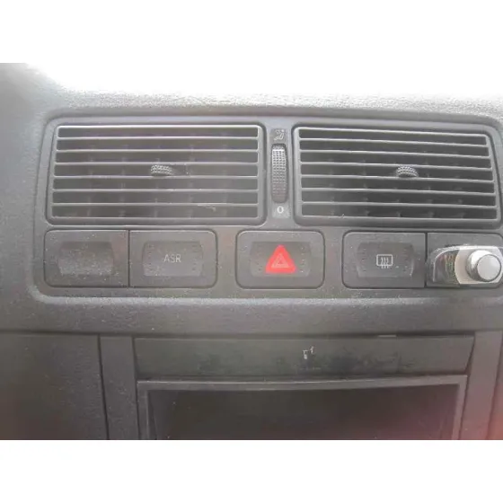 VOLKSWAGEN GOLF IV BERLINA (1J1) '2000 HIGHLINE AZUL