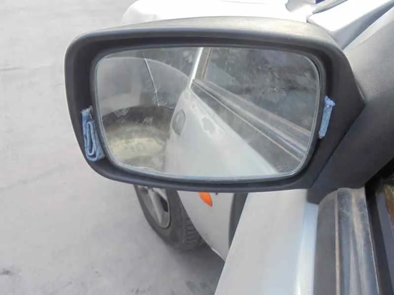 FORD FIESTA BERLINA '1996 GHIA PLATA