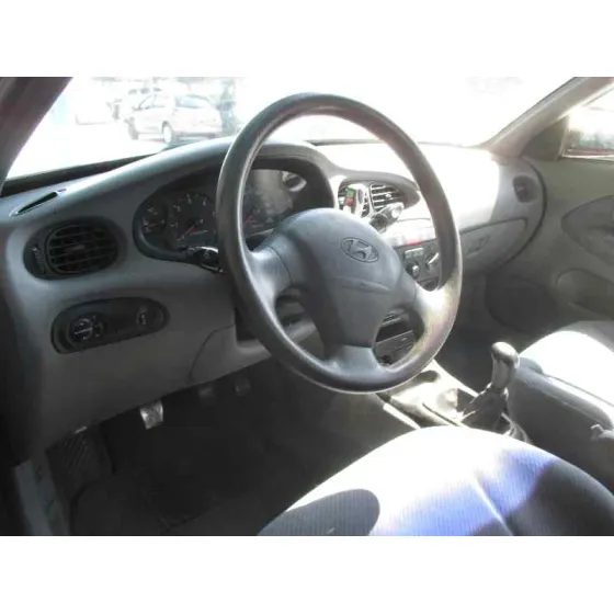 HYUNDAI LANTRA BERLINA (RD) '1999 1.9 DIESEL CAT GRANATE