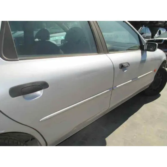 FORD MONDEO FAMILIAR (GD) '2000 AMBIENTE PLATA