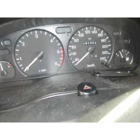 FORD MONDEO FAMILIAR (GD) '2000 AMBIENTE PLATA