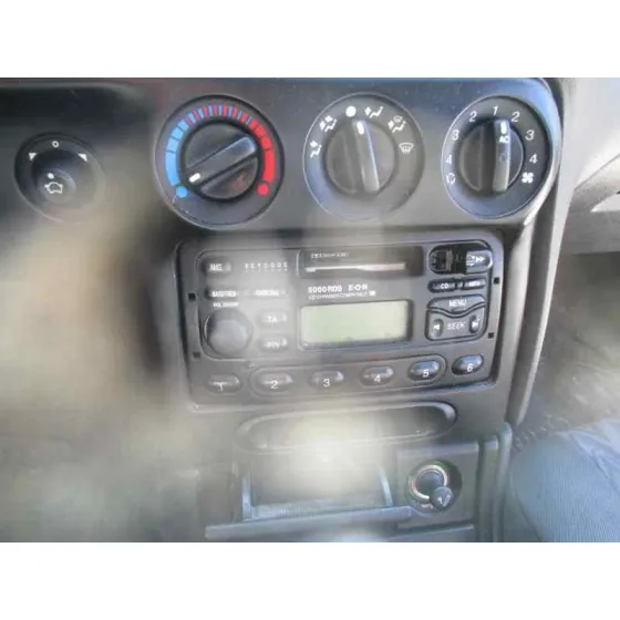 FORD MONDEO FAMILIAR (GD) '2000 AMBIENTE PLATA