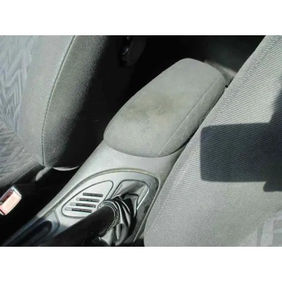 FORD MONDEO FAMILIAR (GD) '2000 AMBIENTE PLATA