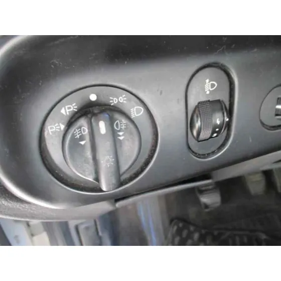FORD MONDEO FAMILIAR (GD) '2000 AMBIENTE PLATA