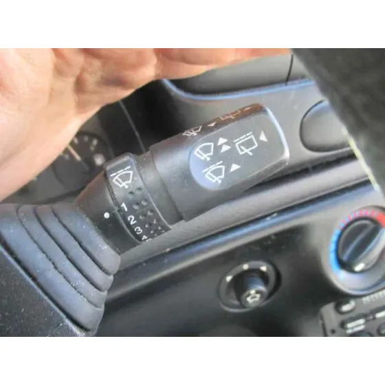 FORD MONDEO FAMILIAR (GD) '2000 AMBIENTE PLATA