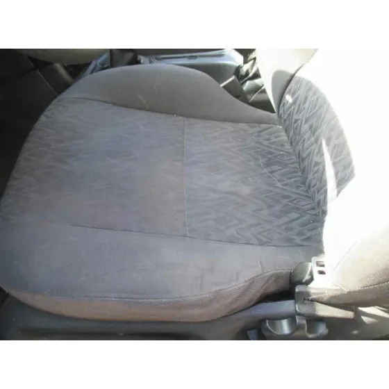 FORD MONDEO FAMILIAR (GD) '2000 AMBIENTE PLATA