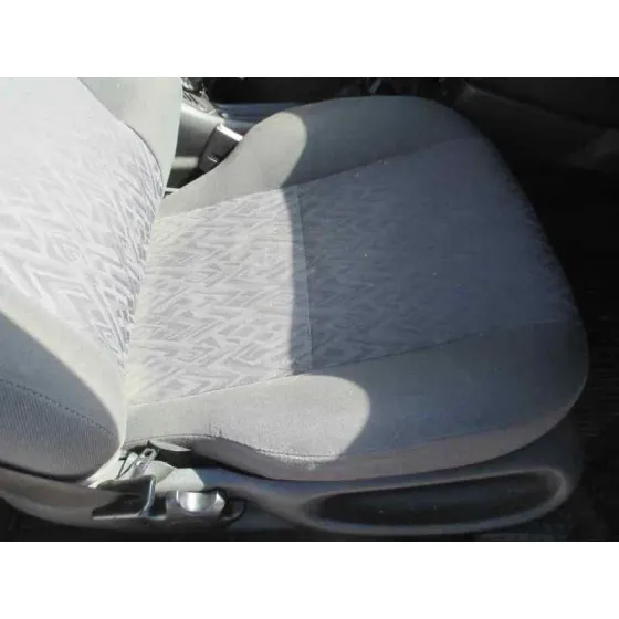 FORD MONDEO FAMILIAR (GD) '2000 AMBIENTE PLATA