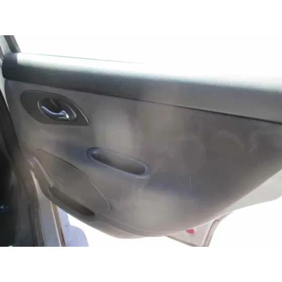FORD MONDEO FAMILIAR (GD) '2000 AMBIENTE PLATA