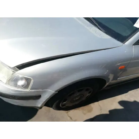 VOLKSWAGEN PASSAT BERLINA (3B2) '1998 1.9 TDI GRIS
