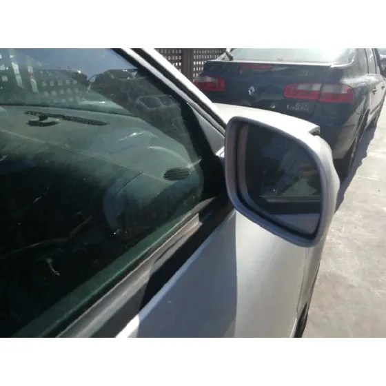 VOLKSWAGEN PASSAT BERLINA (3B2) '1998 1.9 TDI GRIS