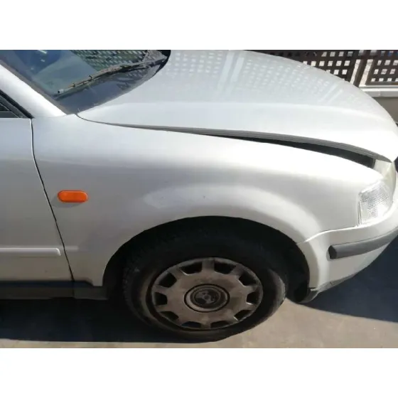 VOLKSWAGEN PASSAT BERLINA (3B2) '1998 1.9 TDI GRIS