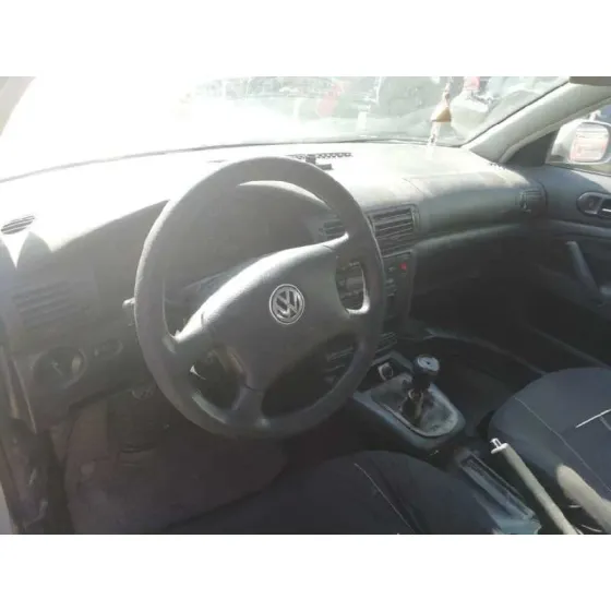 VOLKSWAGEN PASSAT BERLINA (3B2) '1998 1.9 TDI GRIS