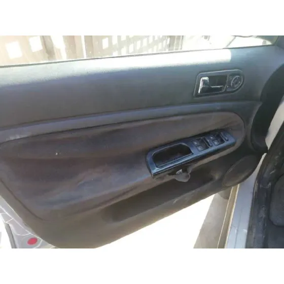 VOLKSWAGEN PASSAT BERLINA (3B2) '1998 1.9 TDI GRIS