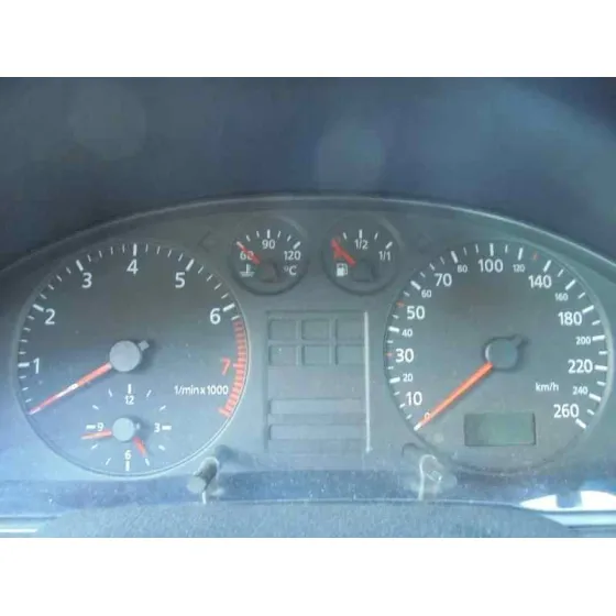 AUDI A4 BERLINA (B5) '1999 1.8 PLATA