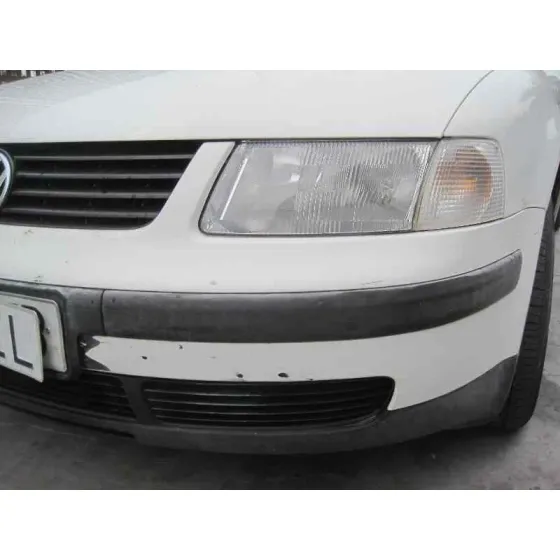 VOLKSWAGEN PASSAT BERLINA (3B2) '1999 COMFORTLINE BLANCO
