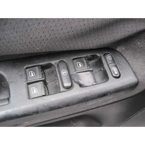 VOLKSWAGEN PASSAT BERLINA (3B2) '1999 COMFORTLINE BLANCO