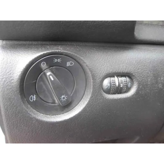 VOLKSWAGEN PASSAT BERLINA (3B2) '1999 COMFORTLINE BLANCO