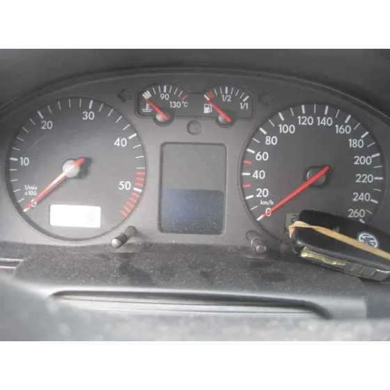 VOLKSWAGEN PASSAT BERLINA (3B2) '1999 COMFORTLINE BLANCO