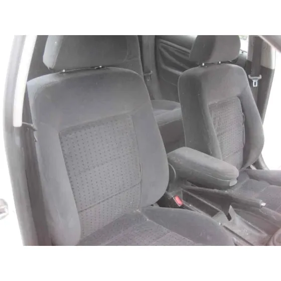 VOLKSWAGEN PASSAT BERLINA (3B2) '1999 COMFORTLINE BLANCO