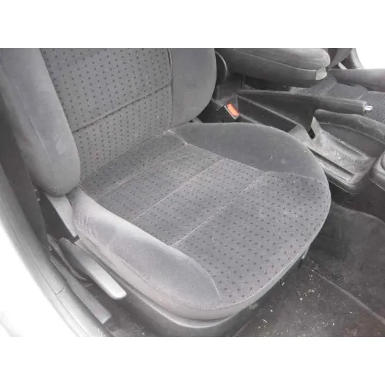 VOLKSWAGEN PASSAT BERLINA (3B2) '1999 COMFORTLINE BLANCO