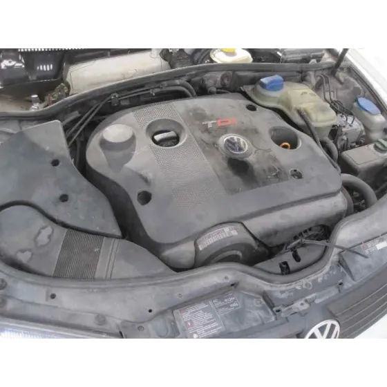 VOLKSWAGEN PASSAT BERLINA (3B2) '1999 COMFORTLINE BLANCO