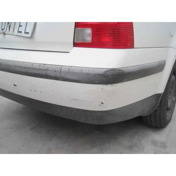 VOLKSWAGEN PASSAT BERLINA (3B2) '1999 COMFORTLINE BLANCO