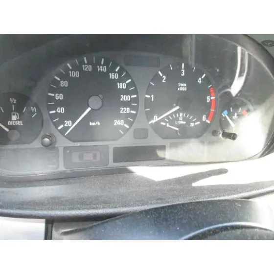 BMW SERIE 3 BERLINA (E46) '2000 320D PLATA