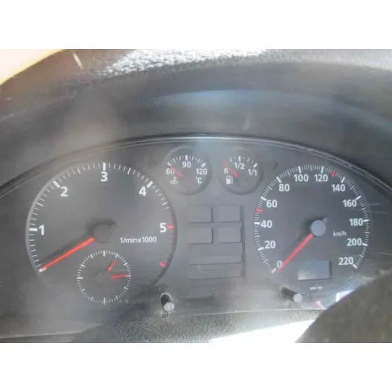 AUDI A4 BERLINA (B5) '1997 1.9 TDI GRIS PLATA
