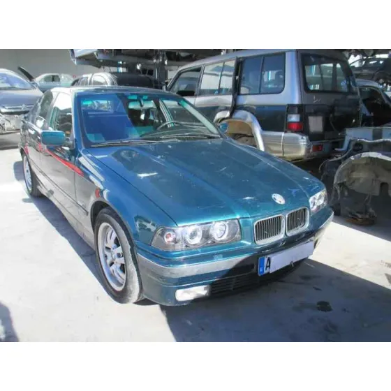 BMW SERIE 3 BERLINA (E36) '1995 325TD VERDE
